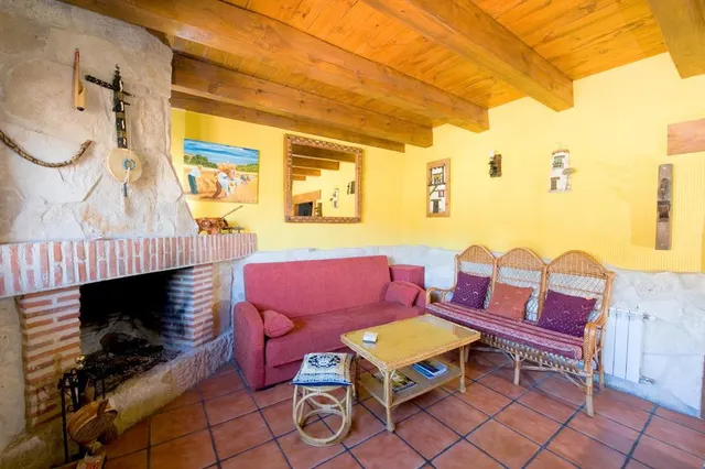Encantadora Casa Rural en Funcionamiento con Opción de Vivienda Privada — 17