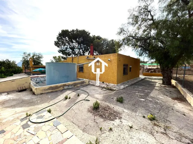 Casa adosada independiente en venta en el Rebolledo, elche. 3000m2 de parcela y 120 m2 de vivienda — 39