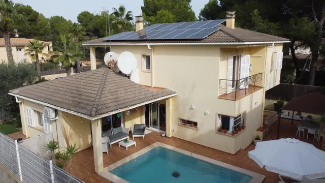 CHALET CON LICENCIA DE ALQUILER VACACIONAL