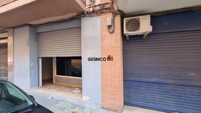 LOCAL COMERCIAL ACONDICIONADO PARA OFICINAS O COMERCIO — 2