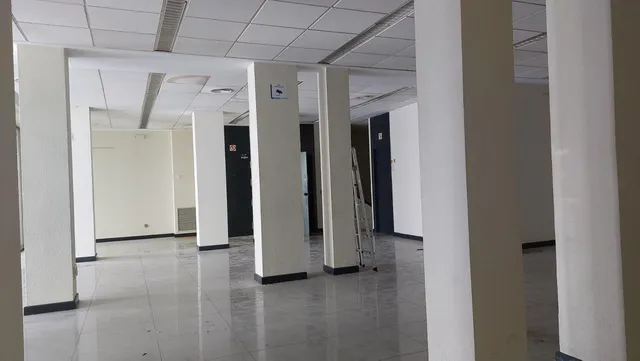 Local comercial 426m² en venta - Marbella — 9