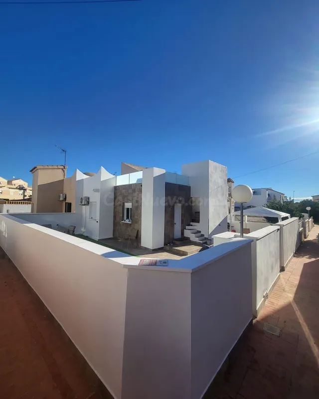 TOTALMENTE REFORMADO! CHALET SEMI-INDEPENDIENTE EN ORIHUELA COSTA — 22