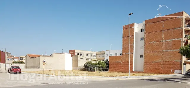 DOS PARCELAS EDIFICABLES EN ZONA URBANA — 9