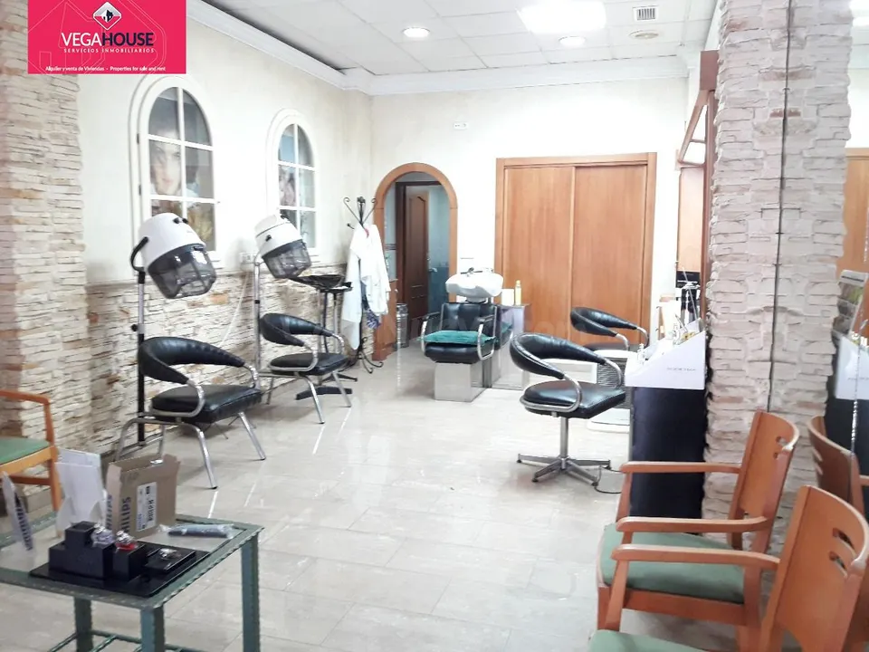 SE VENDE BAJO COMERCIAL EN ORIHUELA