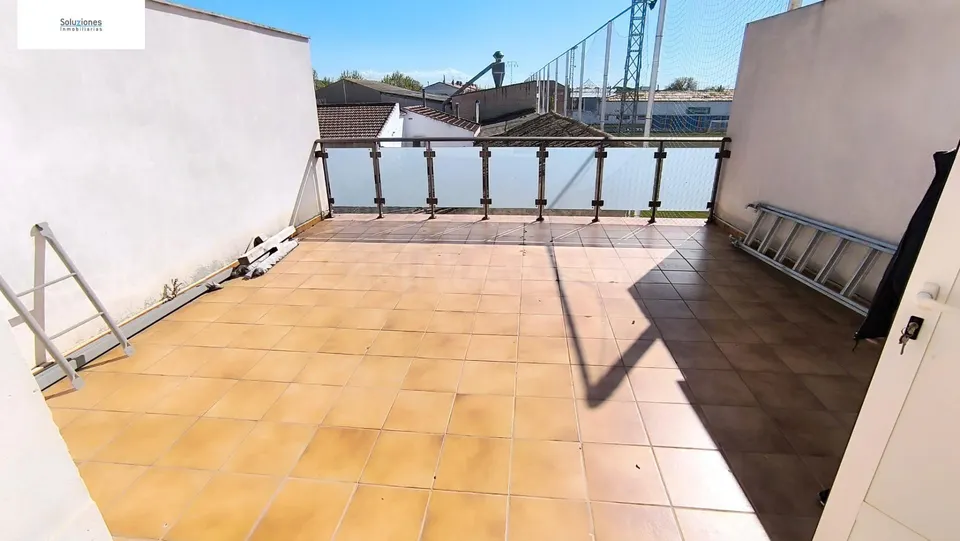 ADOSADOS DENTRO DE LA GINETA