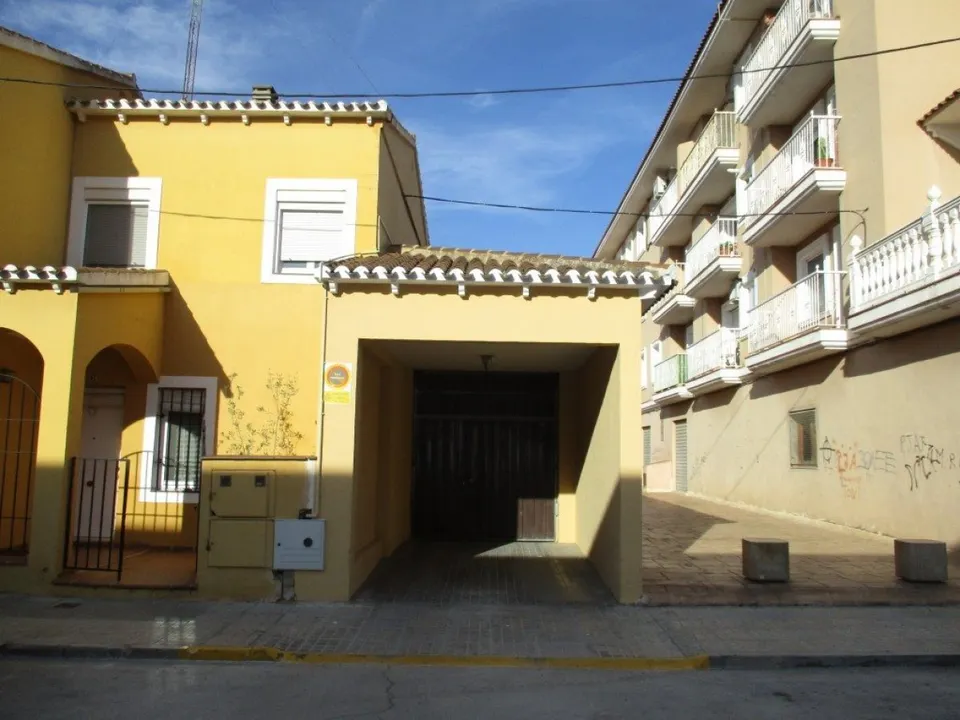 PLAZA DE GARAJE EN PARKING RECIENTEMENTE REFORMADO