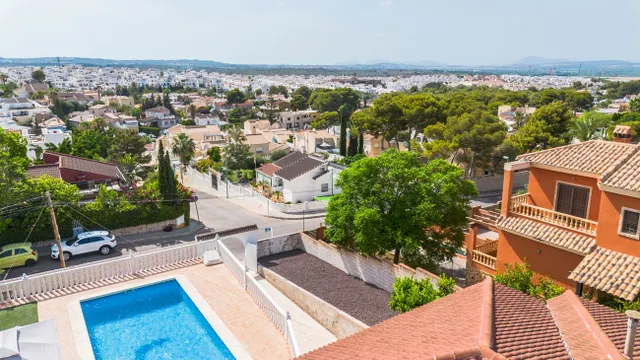 Villa 5 habitaciones 223m² en venta - Centro — 41