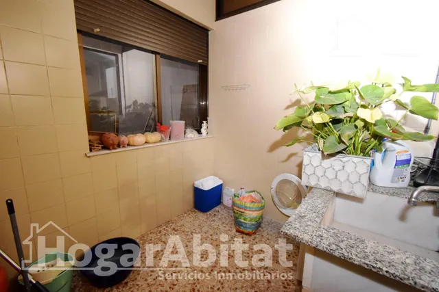 ESPACIOSA CASA CON TERRAZA Y GARAJE — 45