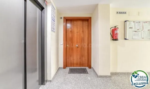 Apartamento en Planta Baja en Primera Línea de Mar – Zona Sa - foto 4