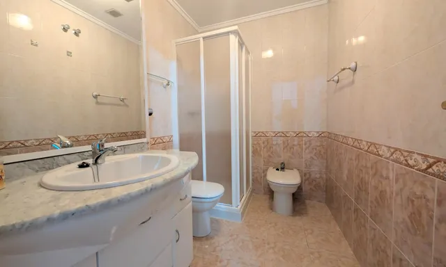 SECTOR 5, VIVIENDA MUY LUMINOSA, OBRA SEMINUEVA, CON ASCENSOR Y EXCELENTES VISTAS. — 12