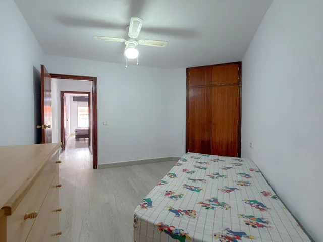 Amplio apartamento completamente reformado + Gran terraza y Piscina comunitaria (160 mts playa) — 19