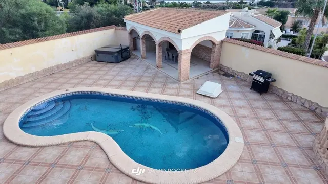 Casa 5 habitaciones 299m² en venta - Doña Pepa — 15