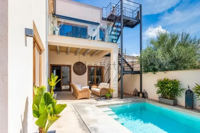 Casa con piscina en Muro - foto 2