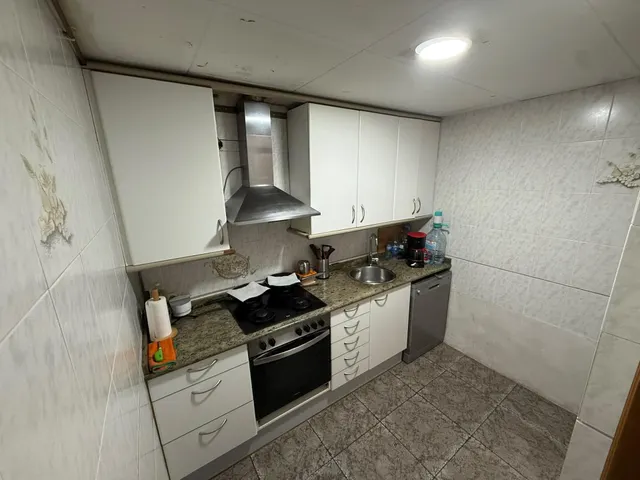 Semi-ático con terraza en venta en calle Marina. — 11
