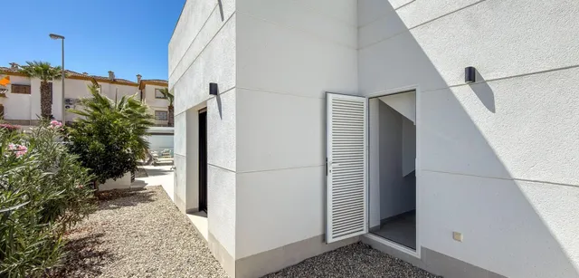 Chalet 4 habitaciones 240m² en venta - DOÑA PEPA — 29