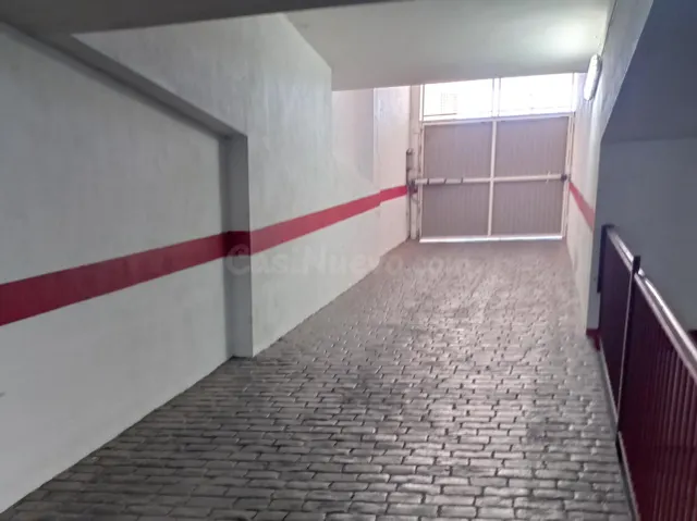 Venta de Garaje en Calle Monseñor Fco Gil Hellin Nº 1 - foto 4