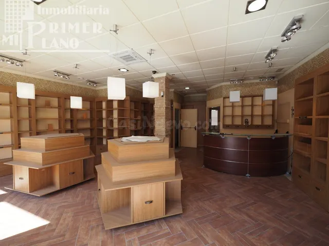 LOCAL EN EL CENTRO DE TOMELLOSO POR 115.000 €