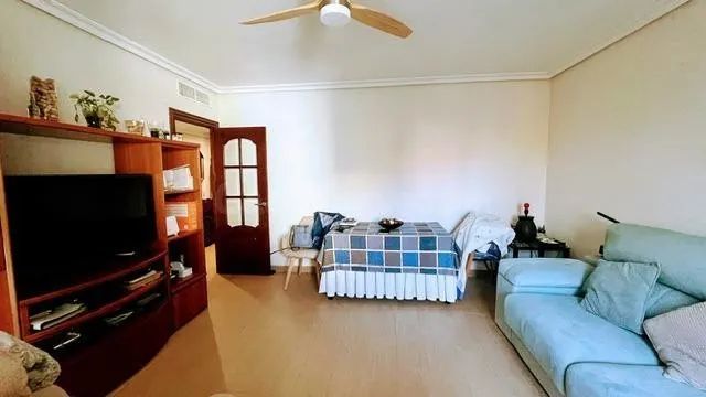 Magnífico piso en Huerta la Reina. CUATRO DORMITORIOS. DOS BAÑOS. Hace Esquina! — 3