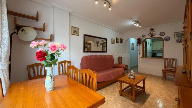 Piso en venta en Playa del Acequión (Torrevieja) - 2 habitaciones, vistas al mar, esquina y ascensor — 4