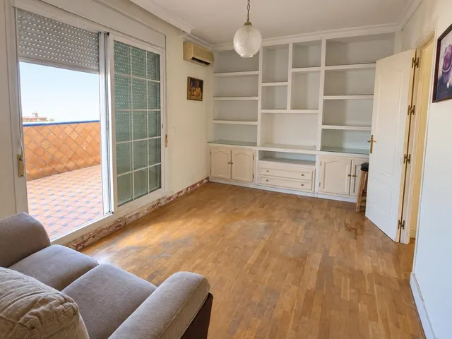 VENTA DE ESPECTACULAR ÁTICO EN PLENO CENTRO DE ESTEPONA — 3