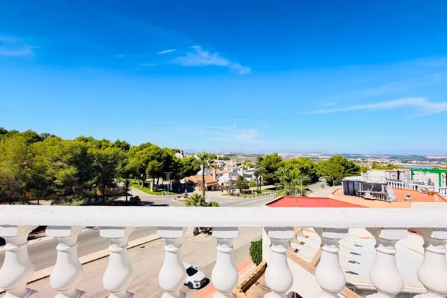 Apartamento llave en mano con amplio solárium privado y reformas recientes en San Miguel de Salinas — 3