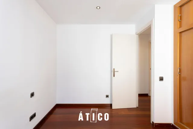 Ático con terraza privada en L'Antiga Esquerra de l'Eixample de Barcelona — 29