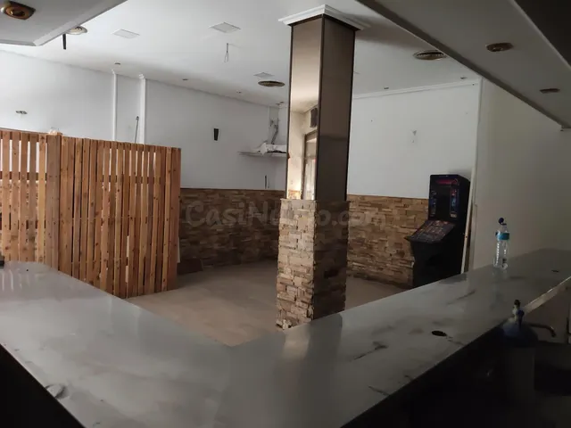 SE ALQUILA BAR EN CALLE LORENZO PARDO — 4