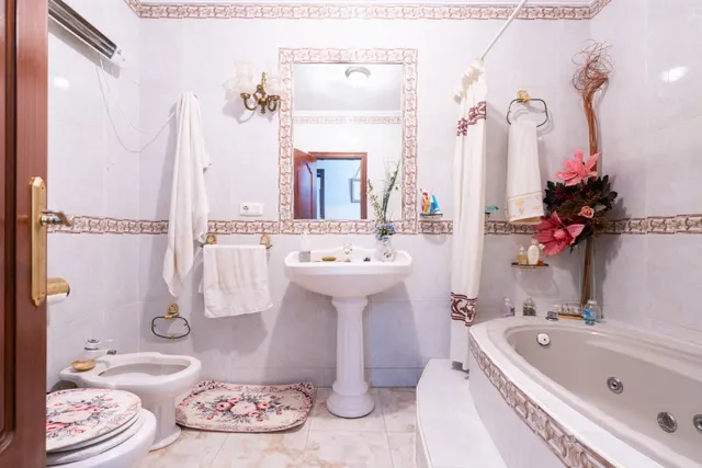Chalet y parcela segregable en Palomares del Río — 29