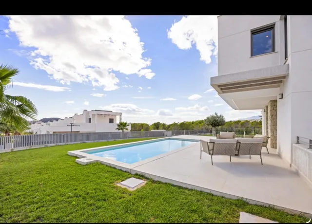 Obra nueva en golf badia — 3