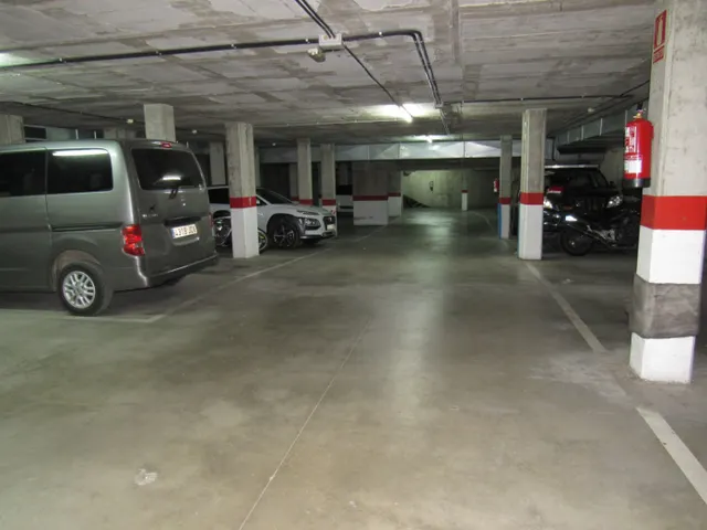 SE VENDE PLAZA DE PARKING EN MONTCADA I REIXAC, ZONA CAN SANT JOAN — 2
