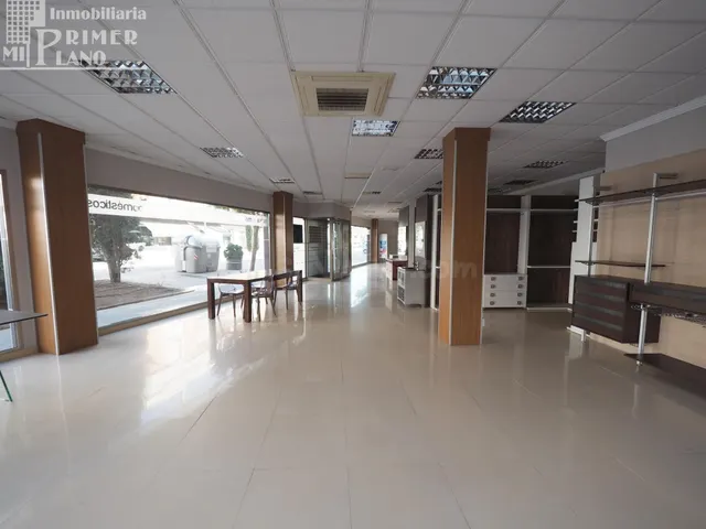 ¡LOCAL COMERCIAL EN ALQUILER EN TOMELLOSO – ZONA CALLE ORIEN - foto 2