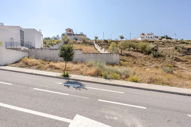 Parcela en venta en Altos de la Zubia — 10