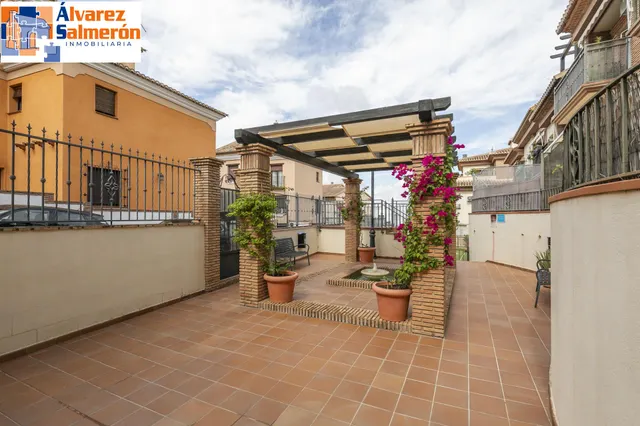 Ático en venta en La Zubia — 26