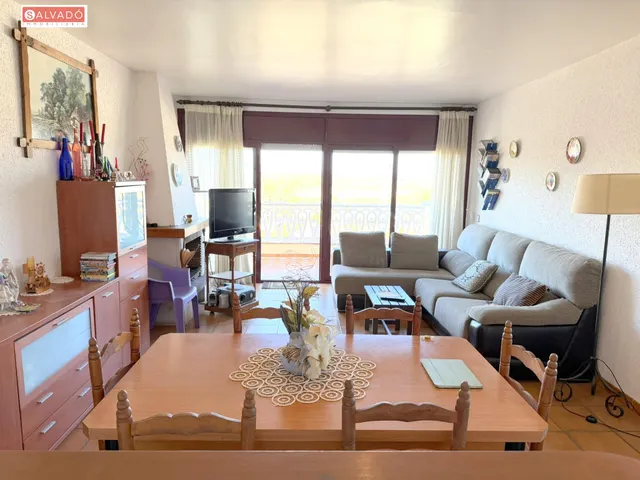 CHALET EN ALBINYANA CON JARDÍN Y PISCINA !! — 2