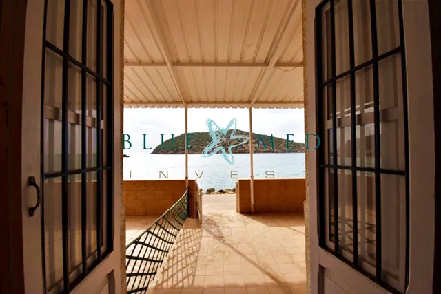 Casa en primera línea de mar. playa de la isla — 30