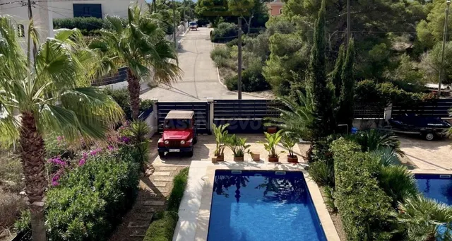 Casa pareada y moderna con piscina, jardín y vistas parciale - foto 3