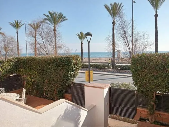 PRECIOSO PISO PLANTA BAJA EN PRIMERA LINEA DE MAR DE SEGUR DE CALAFELL — 2