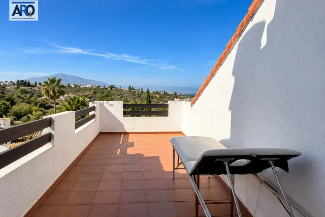 Ático dúplex con vistas al mar y terraza en Vistalmar Duquesa — 11