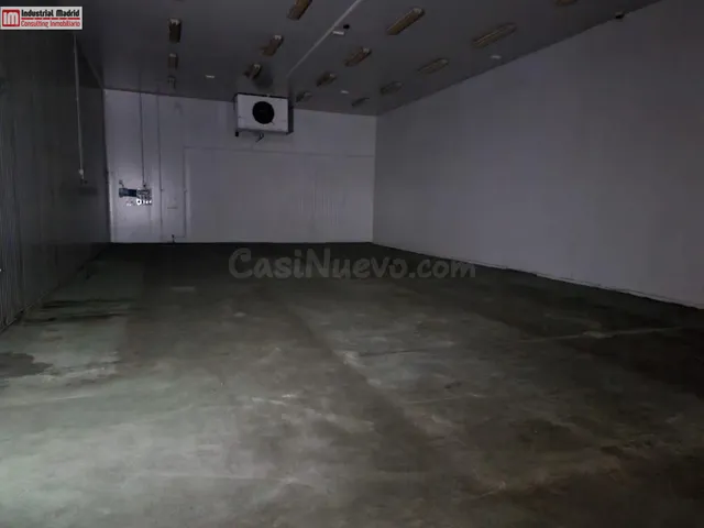 Nave con cámara frigorífica en Arganda – Ideal para empresas - foto 4
