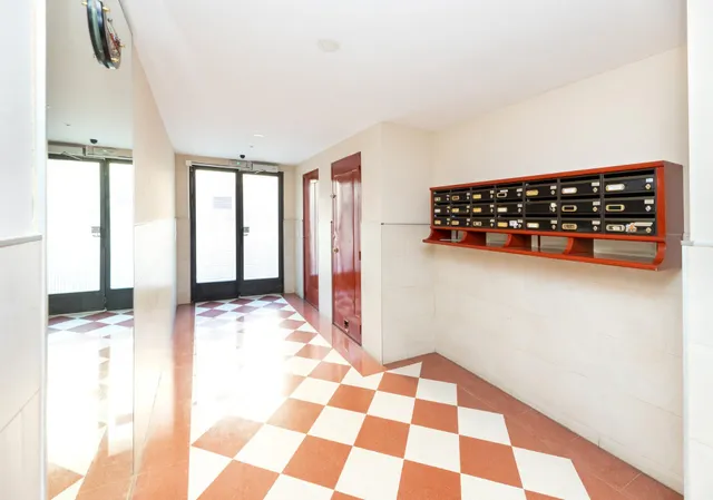 Piso de 3 dormitorios y 2 baños, con cochera. VIVIENDA DE VPO, junto al Parque de Bomberos. — 18