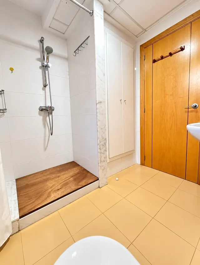 Chalet pareado de 5 habitaciones con jardín, piscina y terrazas en Paterna — 12