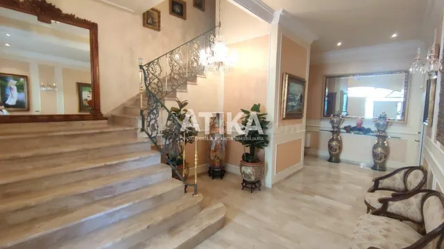 IMPRESIONANTE CASA DE LUJO A LA VENTA EN ALBAIDA