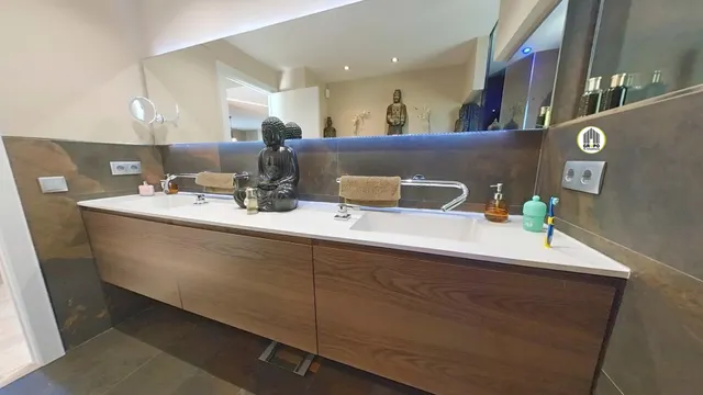 Casa reformada de tres plantas con piscina, jacuzzi, gimnasio, sauna  y vistas a parque natural — 9