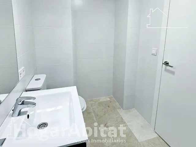 ¡Preciosas vistas al mar! Reformado en residencial con piscina y balcón — 24