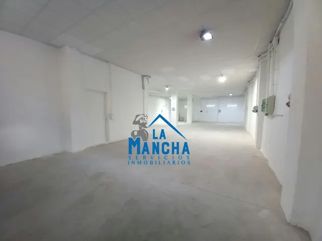 *150.000€* INMOBILIARIA LA MANCHA VENDE LOCAL RECIÉN REFORMADO EN LA ZONA EL PILAR DE 150M2. — 7