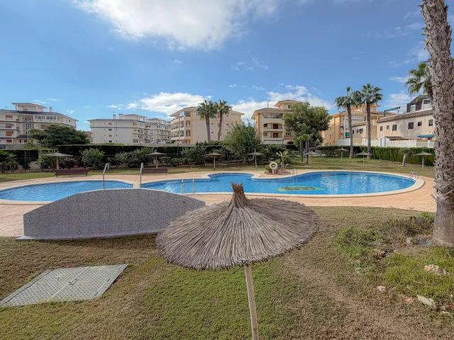 Parquemar! Exclusivo y Único, apartamento tipo bungalow con Colosal Terraza privada en urbanización privilegiada con preciosa piscina comunitaria (400 mts playa) — 3