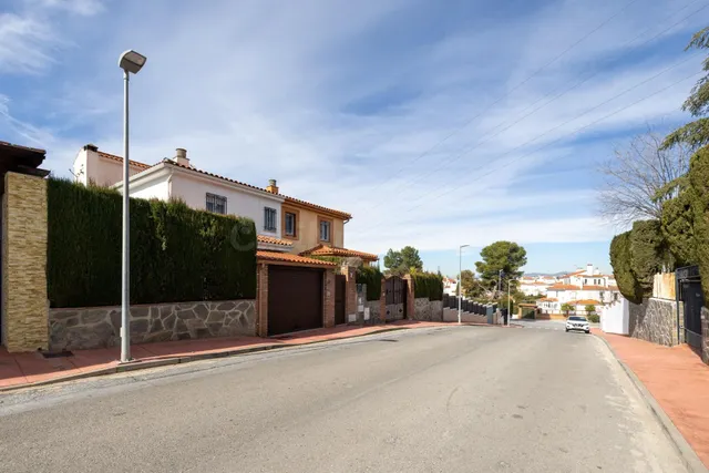 ✨ ¡Tu nuevo hogar con piscina a solo 15 minutos de Granada! — 3