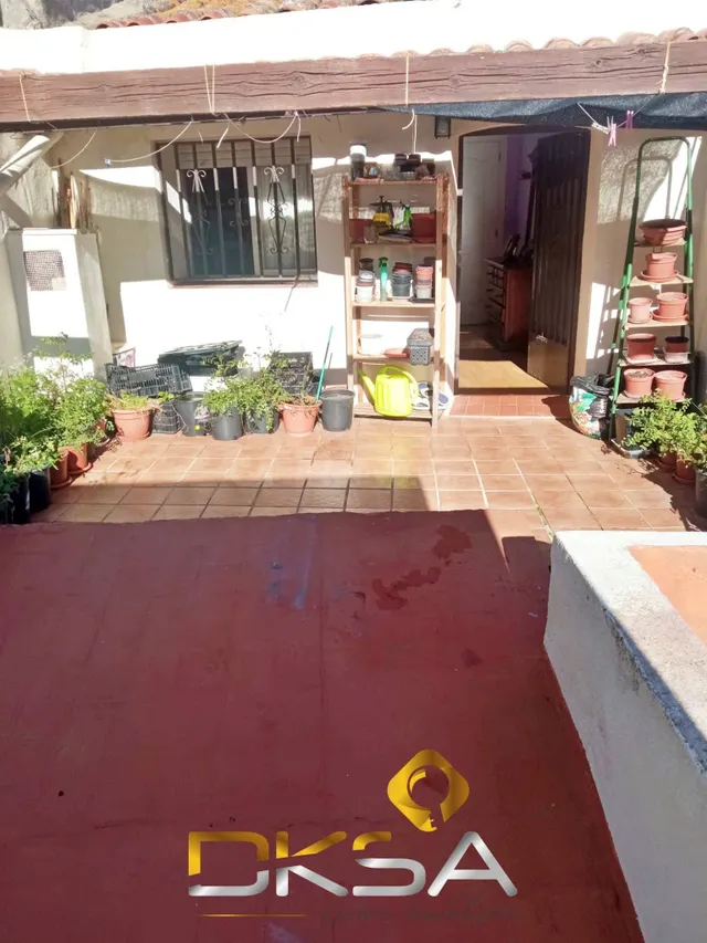 Casa tradicional de 233 m2 con terrazas y muchas posibilidad - foto 4
