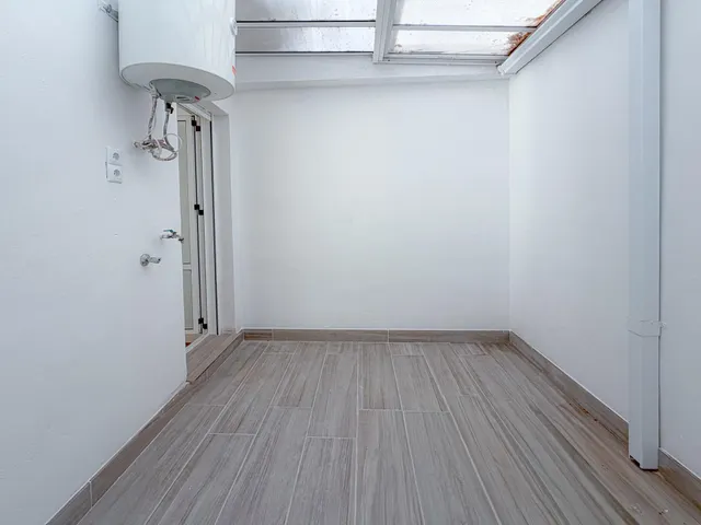 Espectacular bungalow reformado, con amplia terraza y parking para coche dentro de la parcela, en urbanización exclusiva con piscina comunitaria — 20