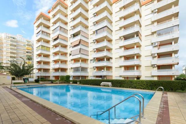 APARTAMENTO REFORMADO CON TERRAZA, PISCINA Y PARKING A 150 METROS DE LA PLAYA DE GANDIA — 8